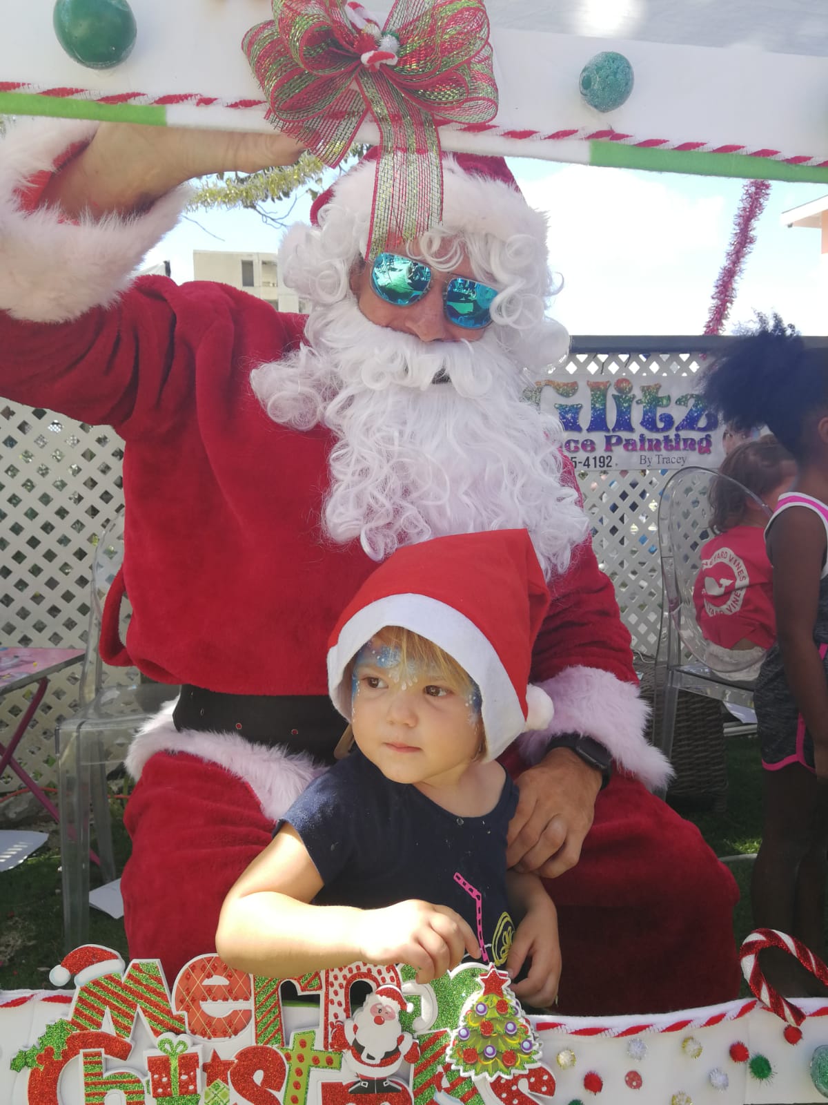 Etta Meets Santa